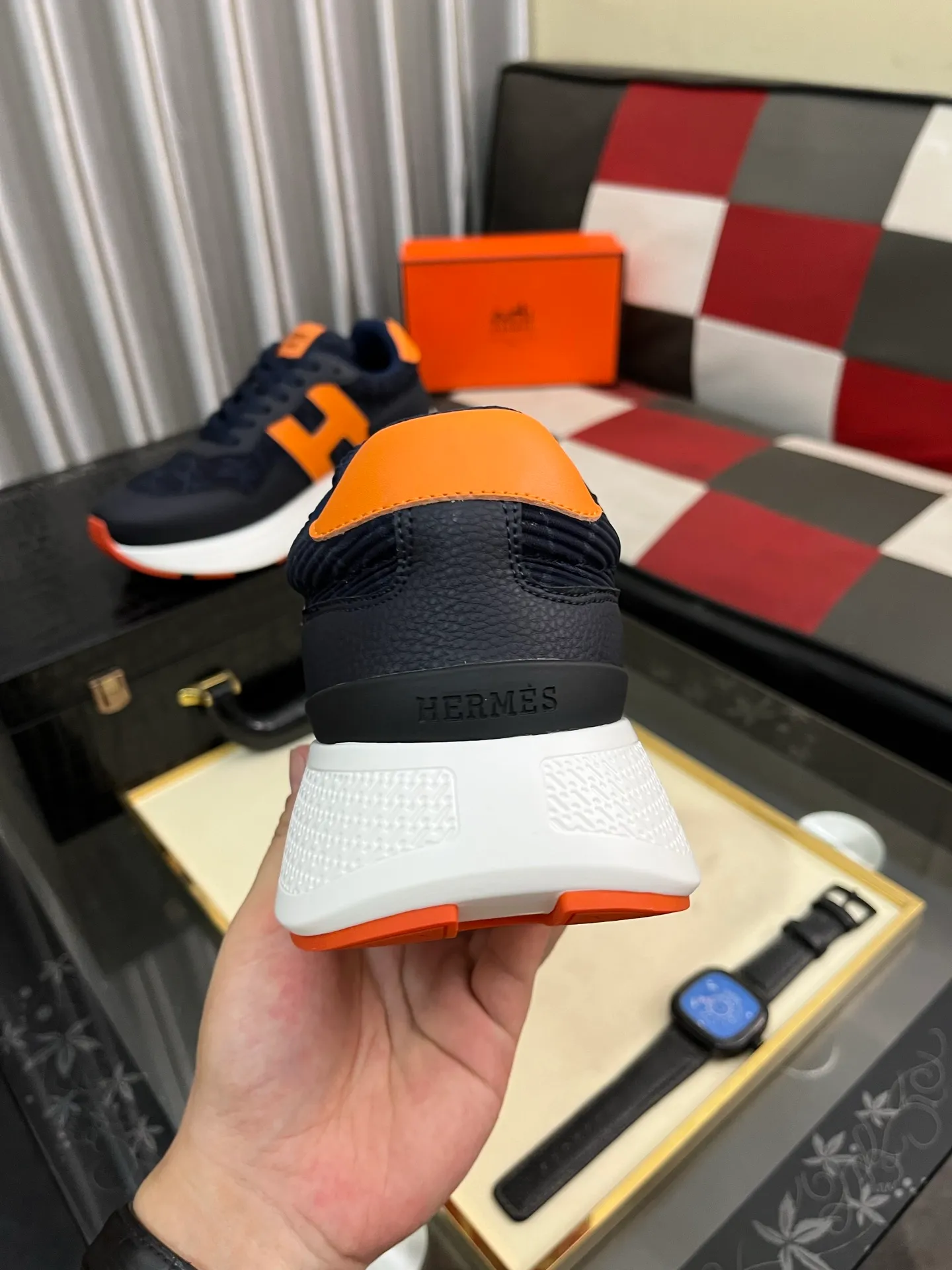 Men's shoes 💰540⌚️⌚️ HERMES/Hermès men's rest sneakers! -High-end quality original casual sports shoes -Upper: high nappa calfskin, forging technology, knitted fabric, shoe brand webbing, injection molded brand logo -Inner: foot pad; water-dyed cowhide -Outsole: ultra-light TPU·rubber; two-color molded outsole -Ultra-high quality control·fine workmanship: highlighted (high-end·luxury·grade) Size: 38-443️⃣Colors available
